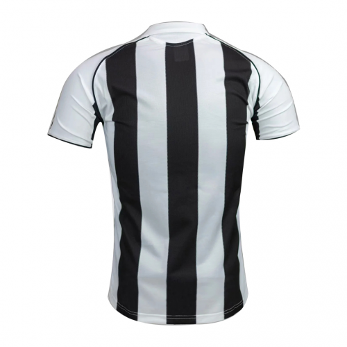 Retro Newcastle United Home Jersey 2005/06