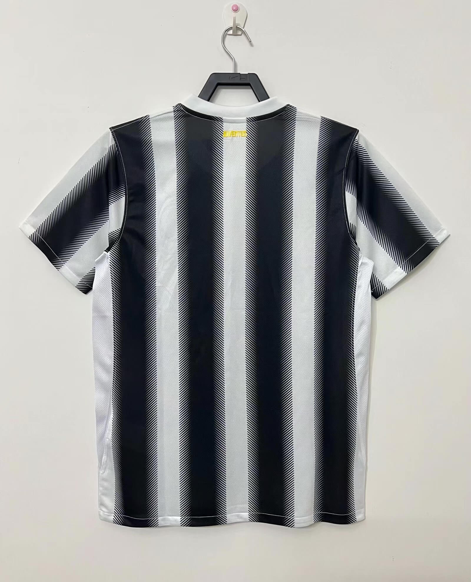 Retro Juventus Home Jersey 2011/12